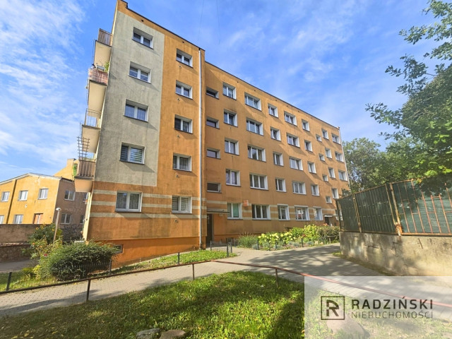 PRZESTRONNE 2 POKOJOWE MIESZKANIE Z BALKONEM - UL. ŁUŻYCKA